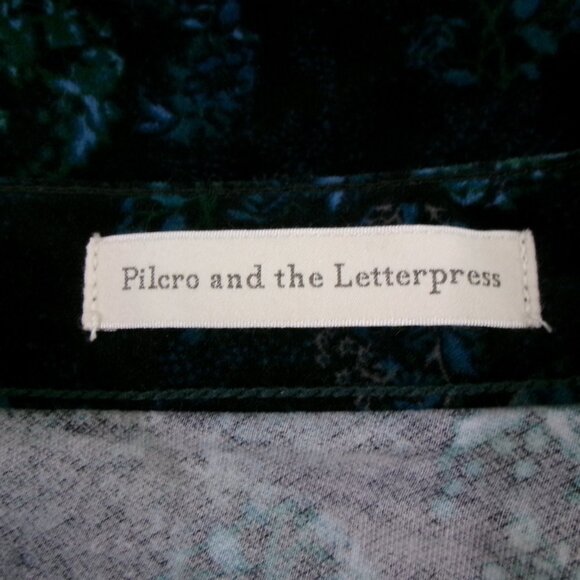 Like New Pilcro and the Letterpress SCRIPT Velvet Jeans Black Blue Print 29 Pant - Picture 10 of 13